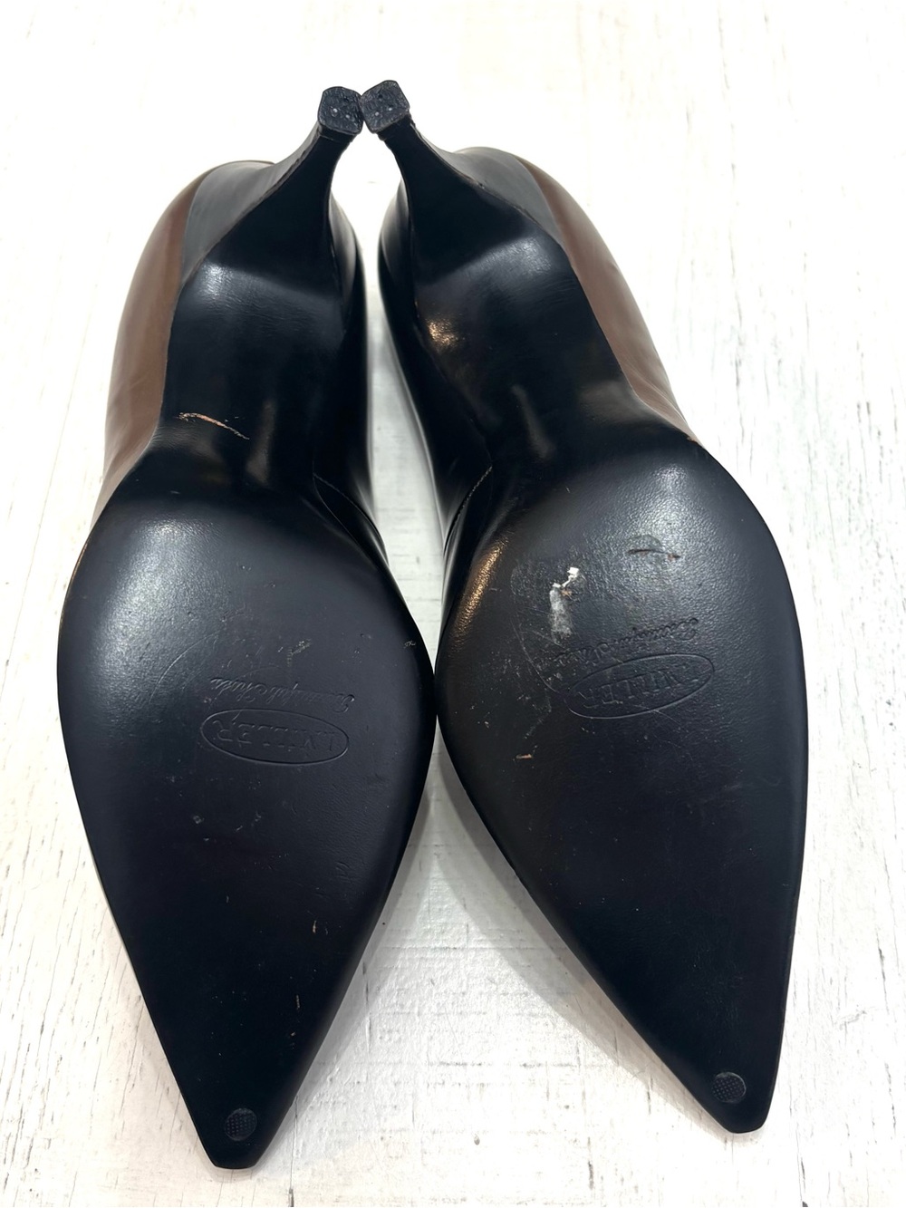 Vintage I. Miller 1950-60 Black Pointed Leather Pumps with Brown Button Accent - Picture 7 of 16